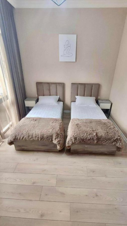 Guest House Nima Kutaisi Eksteriør billede